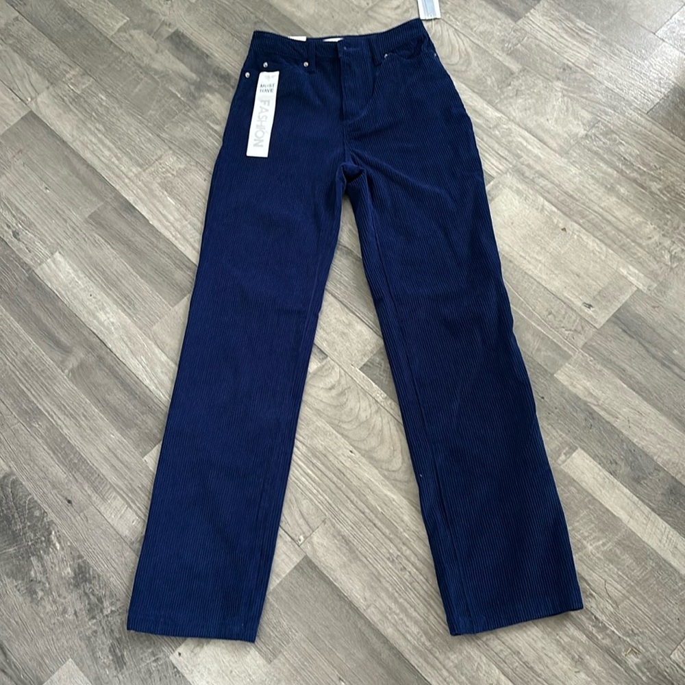 Tinseltown women’s 5 pockets Hi-Rise straight legs corduroy blue jeans. Size 0